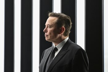 Elon Musk lidera con 386.500