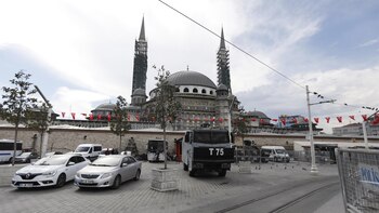 Las fuerzas de Turquía detienen