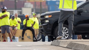 El sindicato portuario acuerda suspender