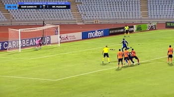 El penal interminable: hizo una insólita caminata antes de patear, le regaló la pelota al arquero y puso en riesgo el pase a la final de su equipo