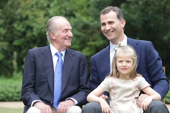 El rey Juan Carlos junto a Felipe VI y la princesa Leonor (Europa Press)
