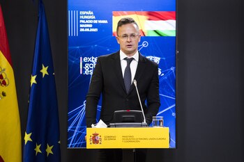 26-05-2021 El ministro de Asuntos Exteriores de Hungría, Péter Szijjártó, durante una rueda de prensa junto a la titular de Exteriores española, en el Palacio de Viana, a 26 de mayo de 2021, en Madrid (España).
POLITICA
Alejandro Martínez Vélez - Europa Press