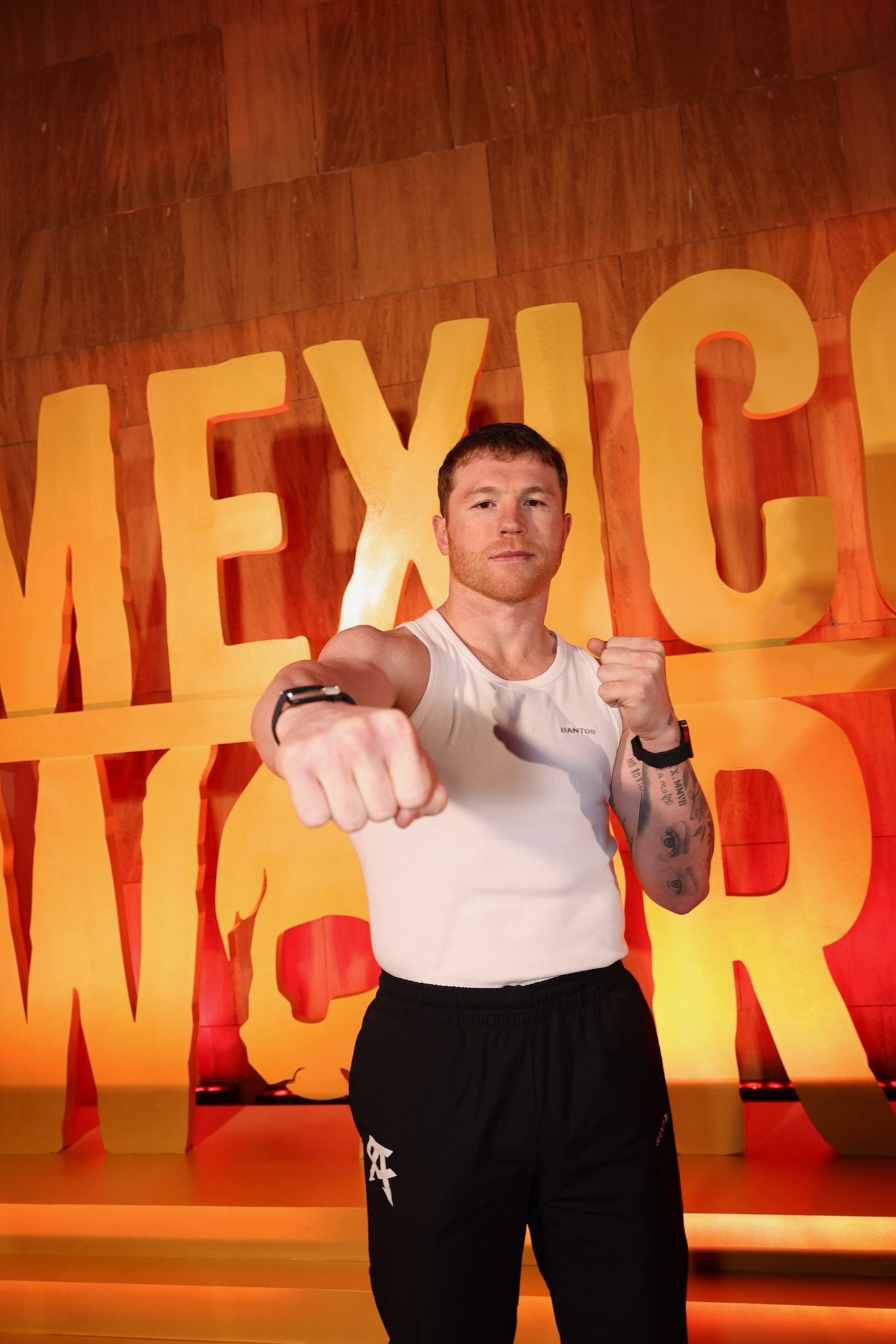 Canelo Álvarez ya se encuentra en Riad, Arabia Saudita, para pelear contra Christian Mbilli por el título mundial supermediano del CMB (X@Canelo)