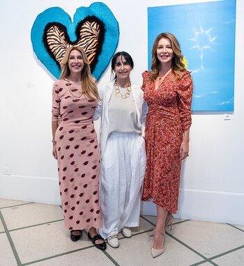 La curadora Laura Batkis, en