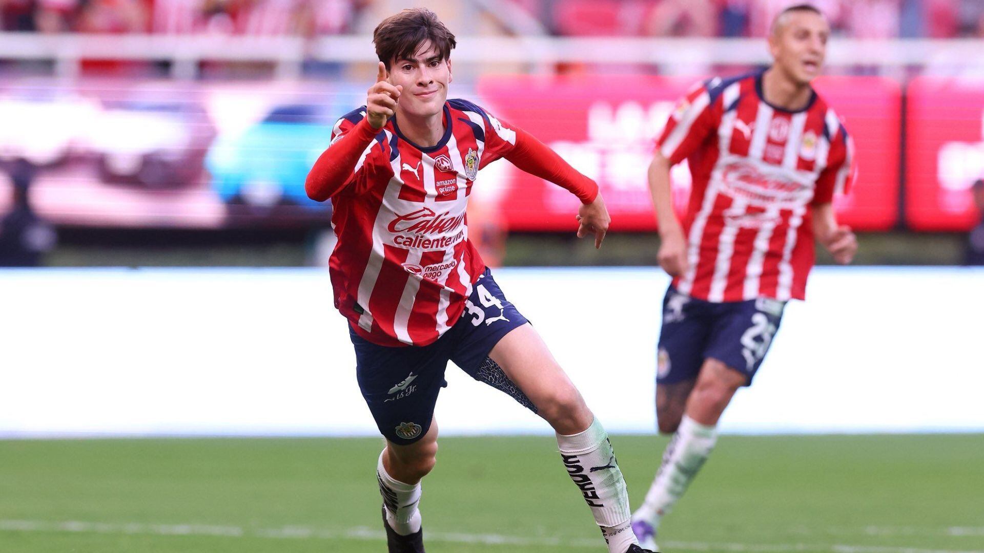 Armando González fue convocado por primera vez a la Selección Nacional (X / @Chivas)