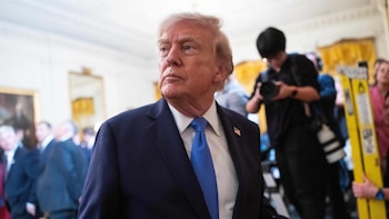 Trump asegura que EEUU tiene el "control total" del estrecho de Ormuz