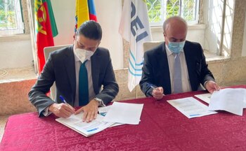 OEI y Ministerio de Ciencia firmando un contrato para la protección de la biodiversidad en el país en 2021