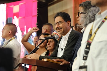 El incremento del caudal electoral de Cepeda se produjo en un contexto de mayor participación, con más de 26 millones de votantes en la segunda vuelta, frente a 23,9 millones en la primera - crédito prensa Iván Cepeda