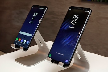 Samsung orientó la actualización de los Galaxy S8 y Galaxy Note 8 a mejorar el rendimiento y la estabilidad general del sistema. (AP)