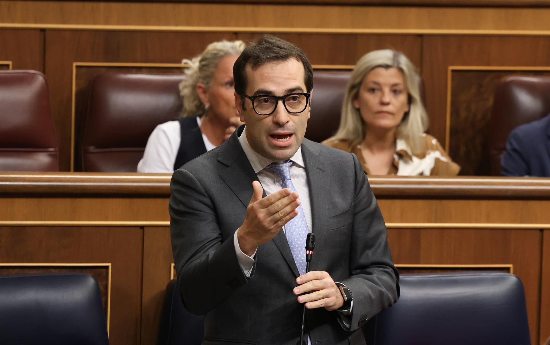 El Congreso rechaza la idea del PSOE de un nuevo impuesto a energéticas, con el 'no' de PP, Vox y Junts