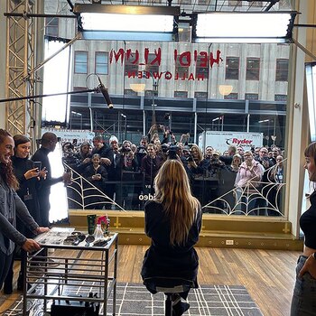 Heidi Klum en un local