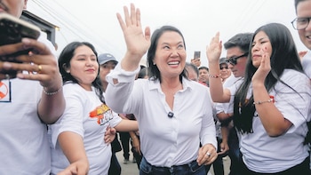 Fujimori aventaja a Sánchez en menos de tres puntos con vistas a la segunda vuelta presidencial en Perú