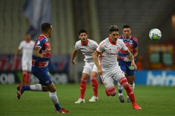 Equipos se enfrentaron por la fecha 21 del torneo local.
