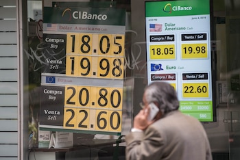 La moneda mexicana oscila entre