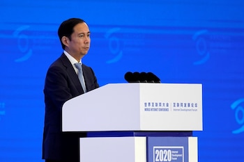 El CEO de Alibaba, Daniel Zhang. Según la víctima, la empresa aceptó en un principio, después no cumplió lo acordado. REUTERS/Aly Song