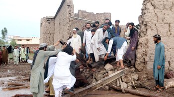 Al menos 35 muertos y