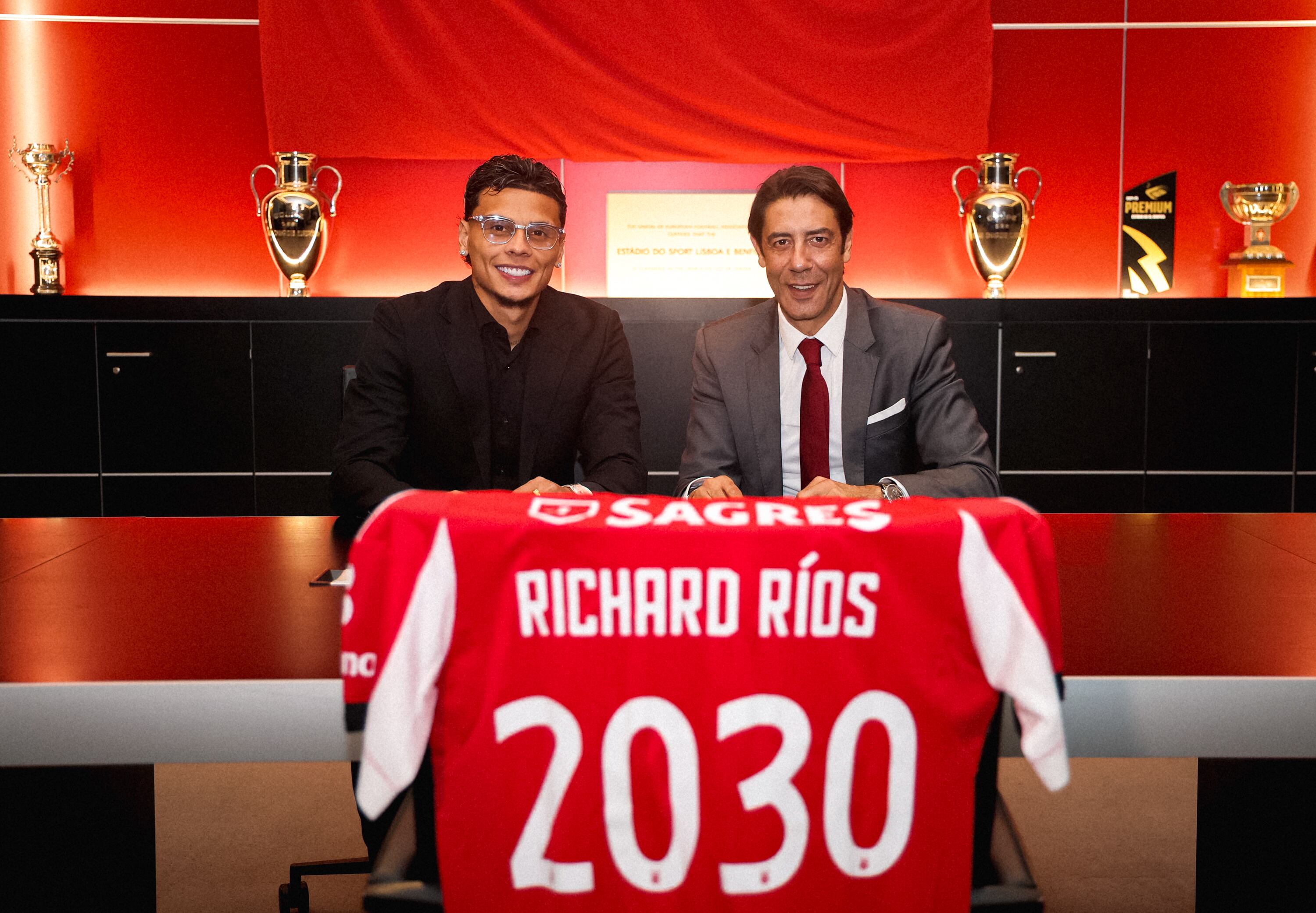 Richard Ríos firmó contrato por cinco temporadas con el Benfica, hasta junio de 2030 - crédito Benfica