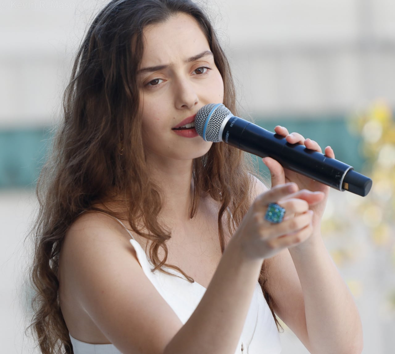 La trayectoria de la cantante neoyorquina abarca actuaciones en el Carnegie Hall y el reconocimiento del premio Bistro a su labor vocal