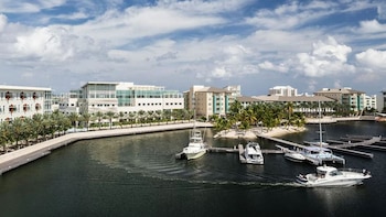 Camana Bay, uno de los