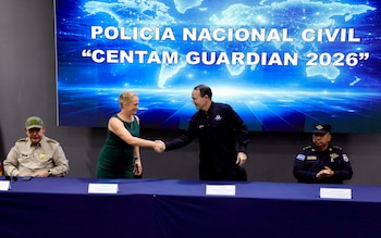 Estados Unidos y El Salvador continúan el intercambio de conocimientos y tecnología marítima para fortalecer la protección de las rutas marítimas críticas frente al crimen organizado. (Cortesía: Embajada de Estados Unidos en El Salavdor)