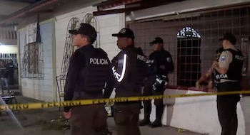 La Policía acordonó el lugar y realizó el levantamiento de indicios. (Ecuavisa/Captura de video)