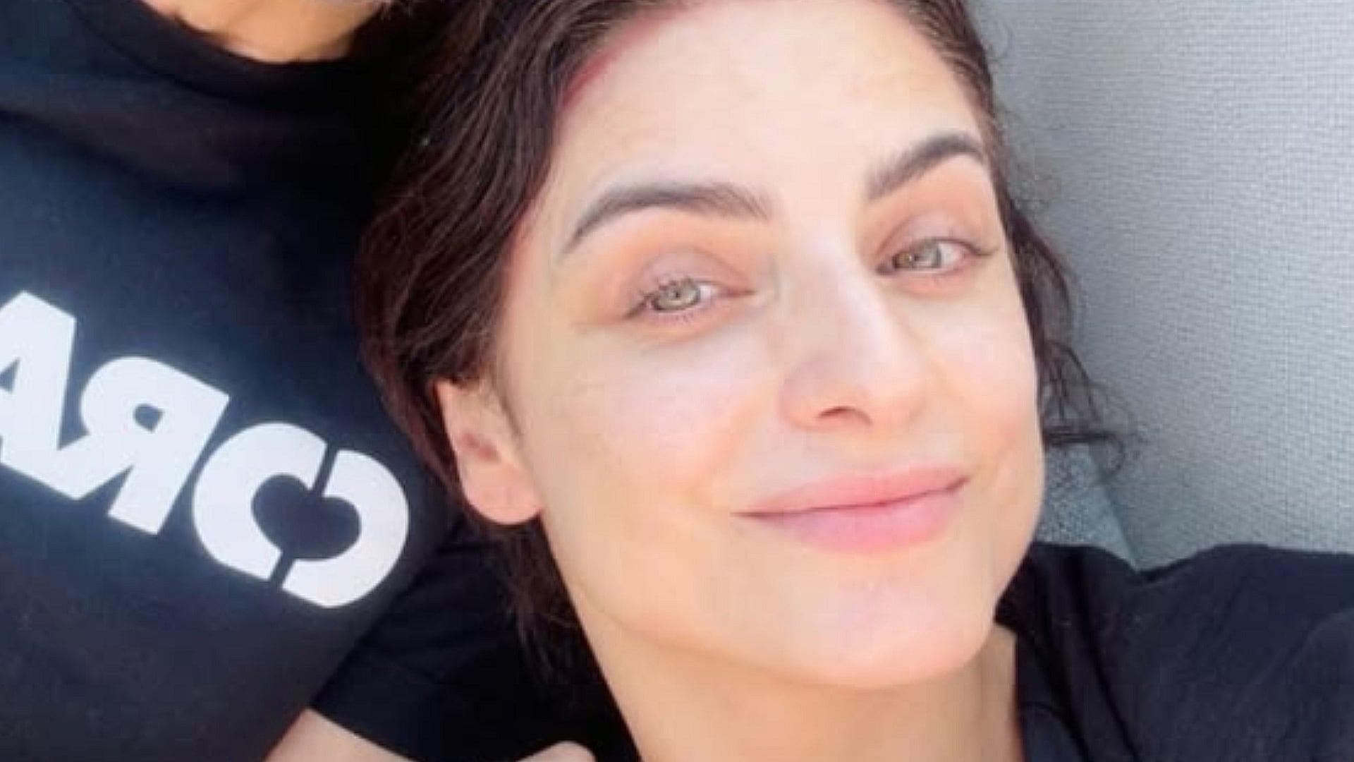 Aislinn Derbez reflexiona sobre un 2025 lleno de "verdades incómodas" tras la muerte de su madre