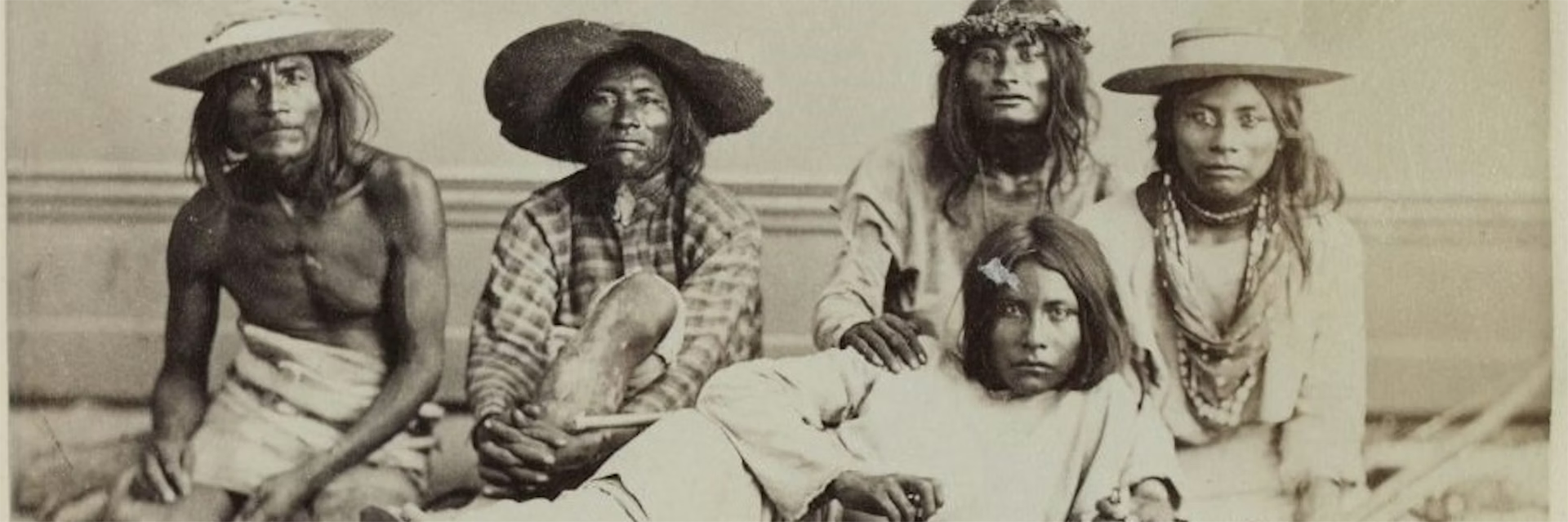 Indígenas de Seris Sonora (México) retratados por Alfredo Laurent en 1865. Archivo de la Soc. anthropologique de Paris, déposées au Muséum national d’Histoire naturelle. 155_07_0097