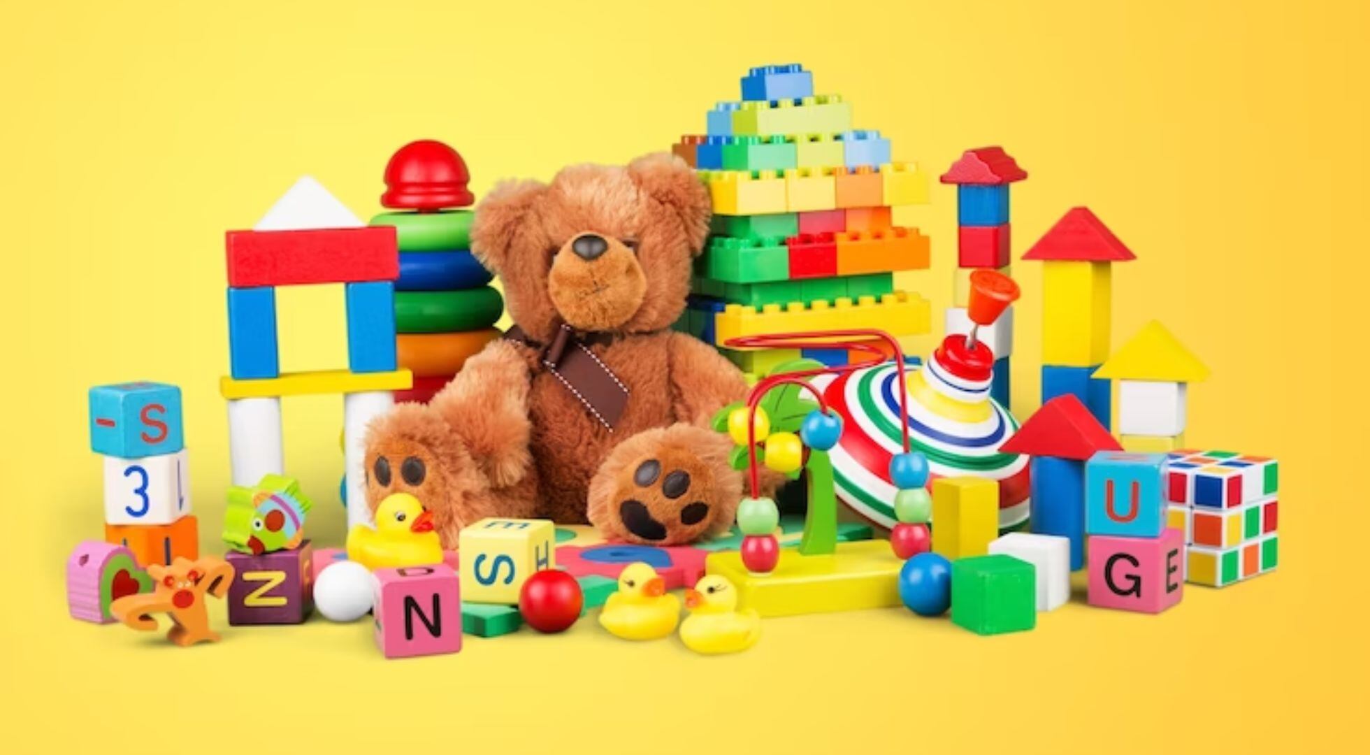 Los juguetes pueden acumular residuos tóxicos del humo de tercera mano y exponer a los niños a sustancias dañinas (Freepik)