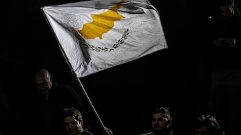 Detenido en Chipre un hombre acusado de espiar para Irán en una base de Reino Unido