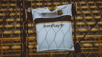 Internacional de Bogotá inició con