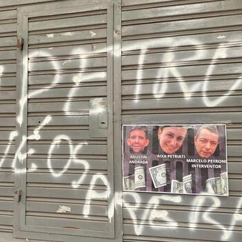 Pintadas y carteles en contrada