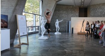 (FB: inmemoryofmeparis)