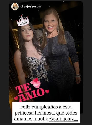 Diva Jessurum estuvo acompañando a Camila Jiménez en la noche de sus 15 años - crédito Diva Jessurum / Instagram