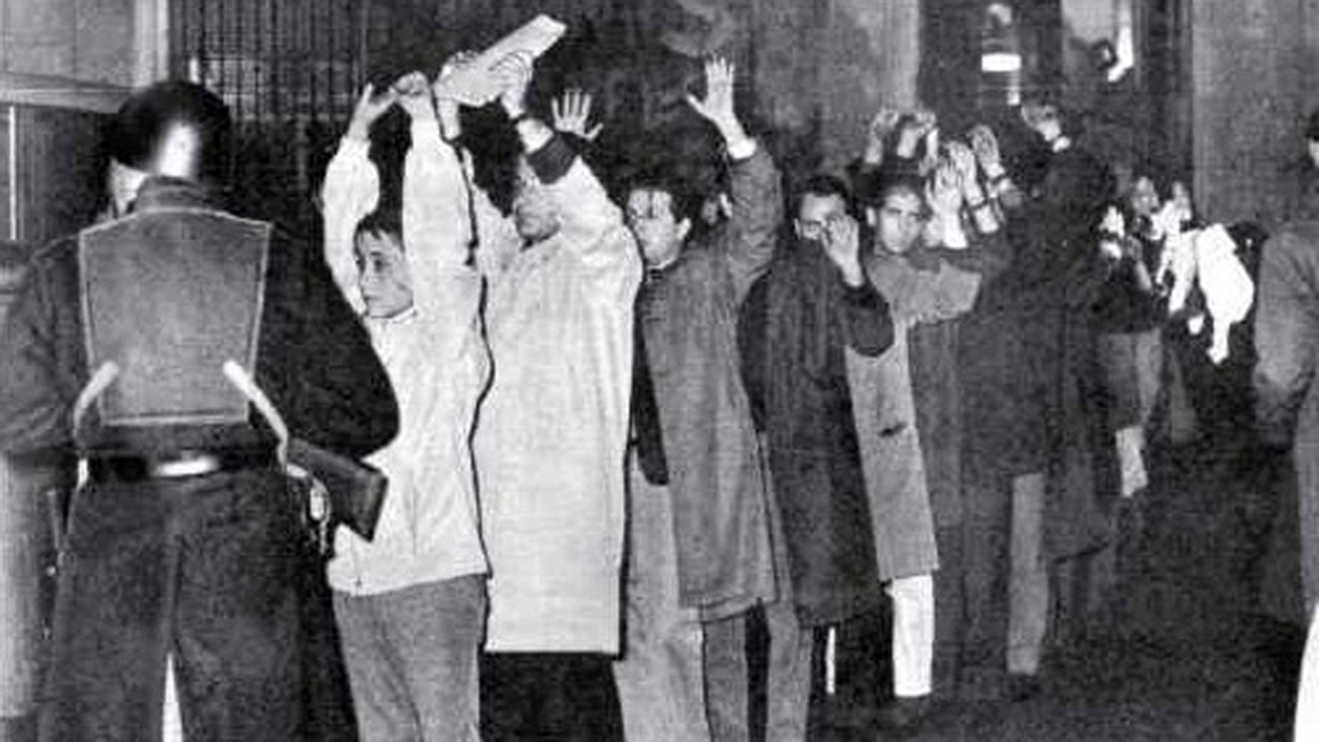 Luego de la represión policial comenzó la mayor “fuga de cerebros” de la historia argentina