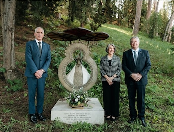 La réplica de la Virgen de Suyapa fue entronizada en los Jardines Vaticanos el 20 de septiembre de 2013. (Fotos: Casa Presidencial)