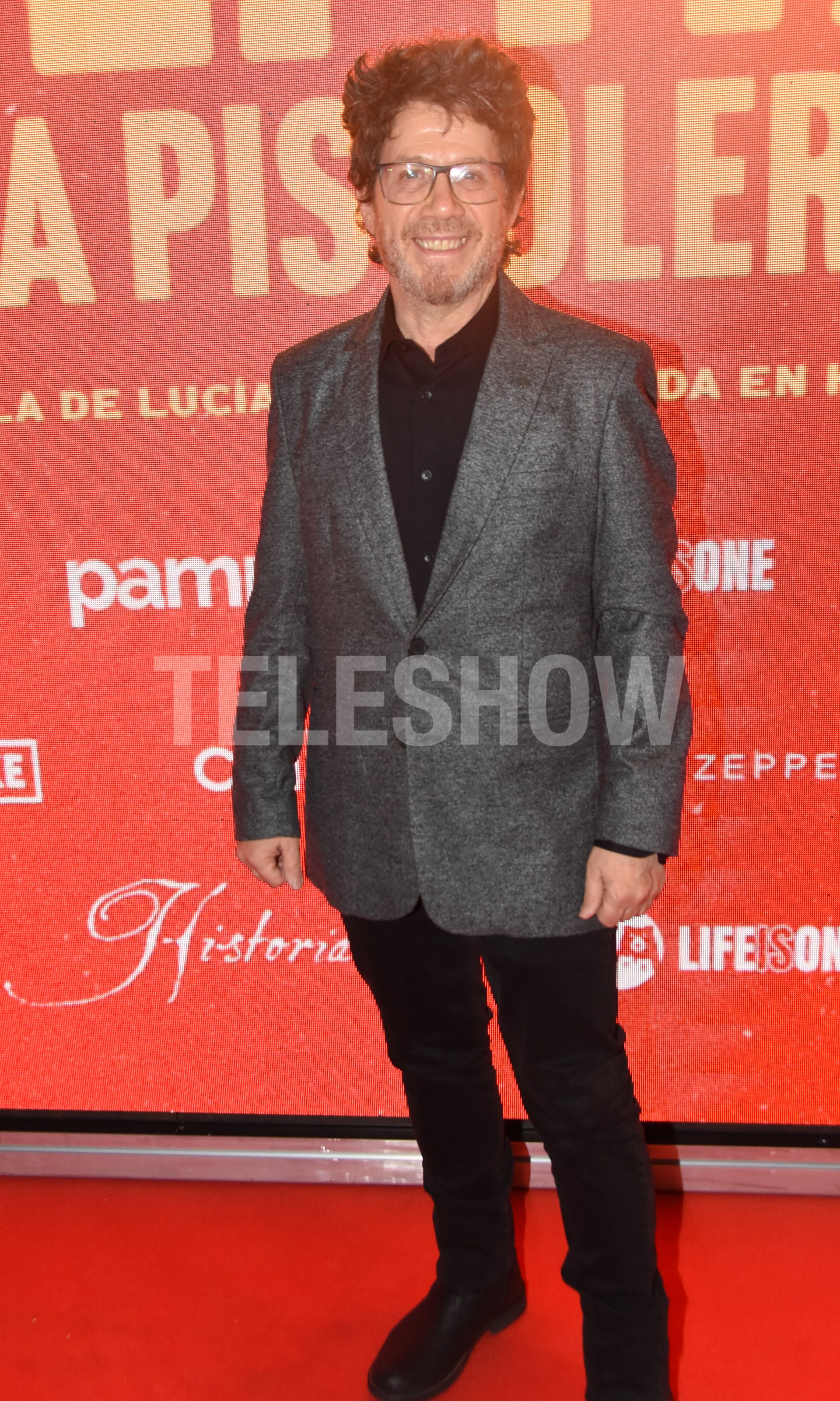 Muy cálido con la prensa, Peto Menahem posó sonriente minutos antes de ingresar a la sala de proyección