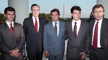 Revelan imágenes inéditas de Rodrigo Paz, su familia y la de George Bush en 1990