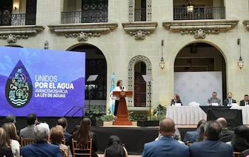 El choque de intereses económicos, el temor a más burocracia y el costo político han mantenido engavetada la Ley General de Aguas en Guatemala.