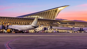 Dos hospitales de Bilbao atienden a doce menores trasladados desde un vuelo con gastrointeritis