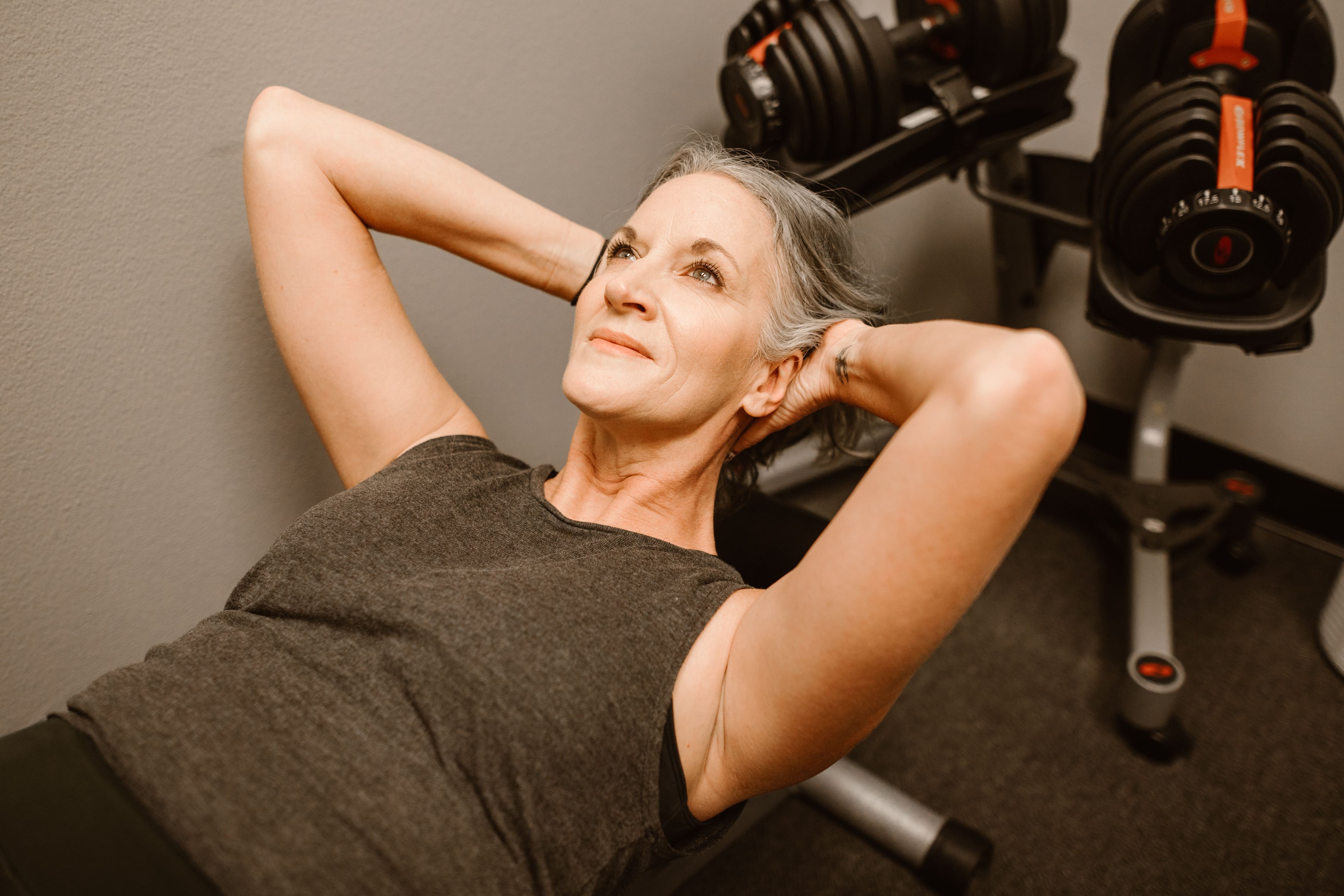 Ni nadar ni caminar: a partir de los 50 años las mujeres necesitan hacer este ejercicio para no perder masa muscular