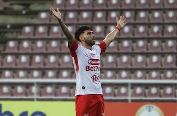 -El delantero argentino Nahuel Bustos abrió el marcador para el "Cardenal"-crédito @SantaFe/X