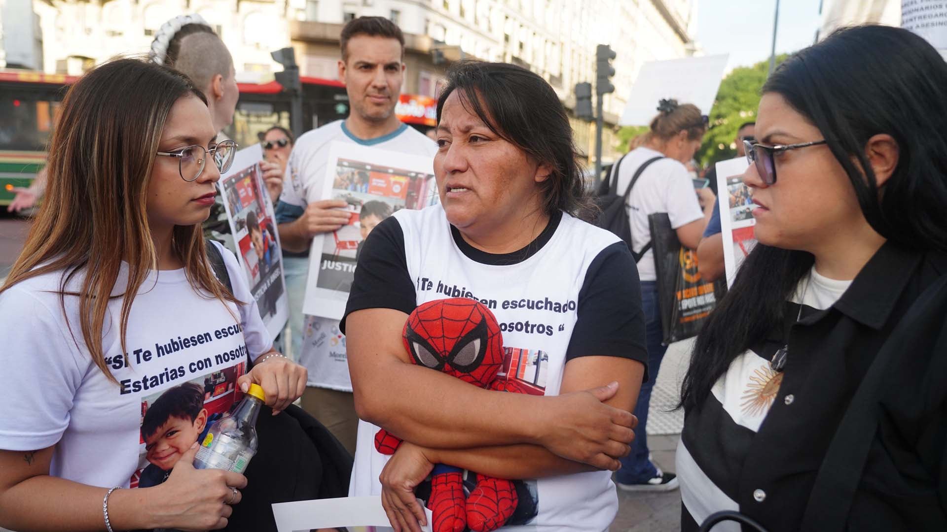 Lorena, la madrastra de Ángel durante la marcha del viernes para pedir justicia FOTO NA: MARIANO SANCHEZ