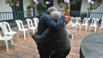Ni el tiempo, ni la distancia, ni la violencia, ni las duras condiciones de vivir en la calle acabaron con el amor entre una madre y su hijo - crédito @UBPDcolombia/X