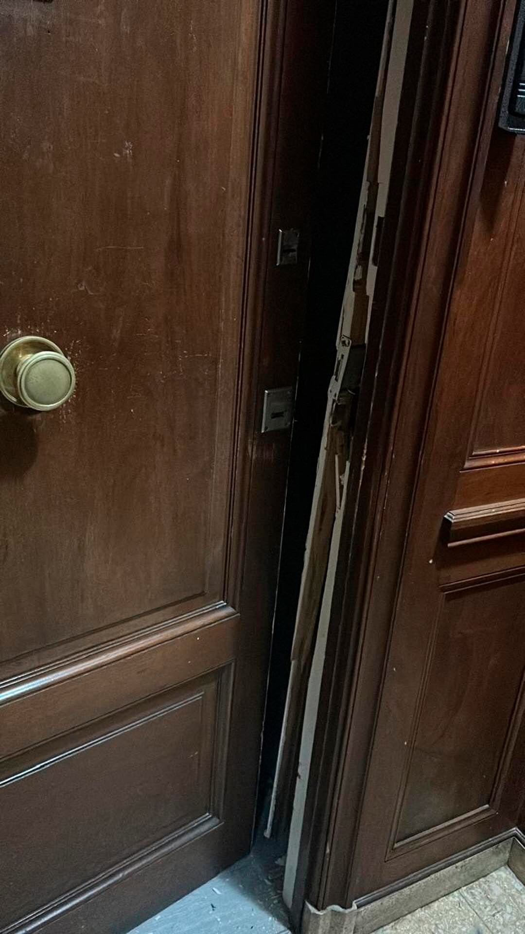 Puerta de ingreso a las oficinas del bloque Encuentro Federal