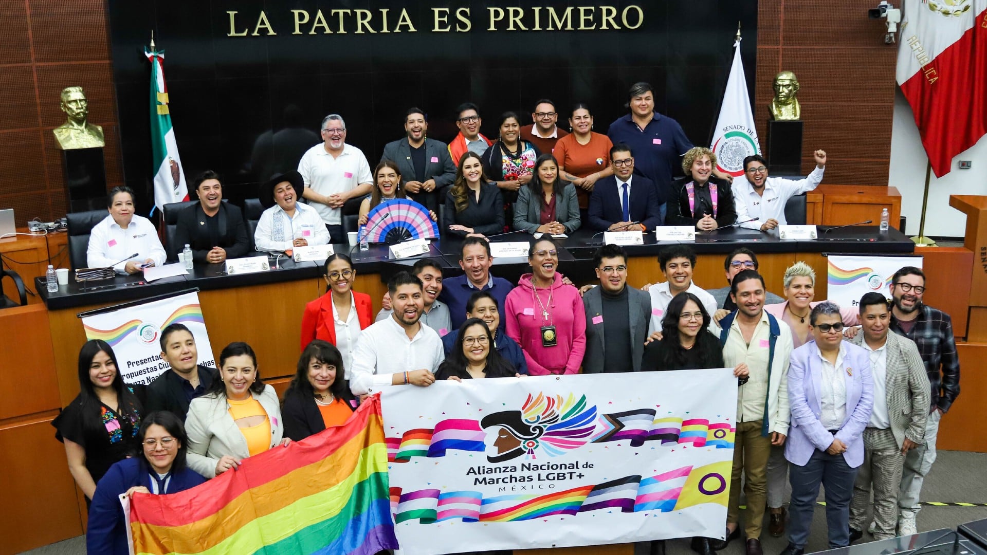 Legisladores y activistas impulsan agenda de derechos LGBTI+ en el Senado. Foto: (Senado de la República)