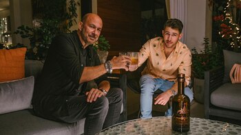 Nick Jonas y John Varvatos