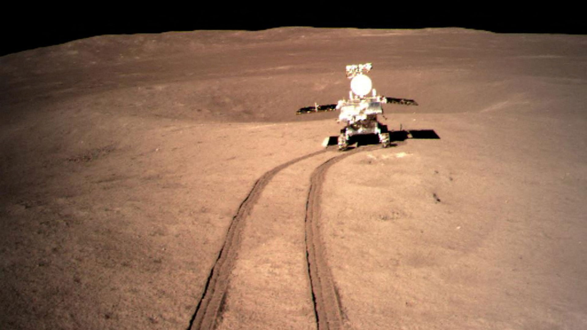 El rover chino Yutu-2 en la Luna