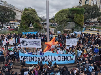 Marcha de la Comunidad científica en el Obelisco