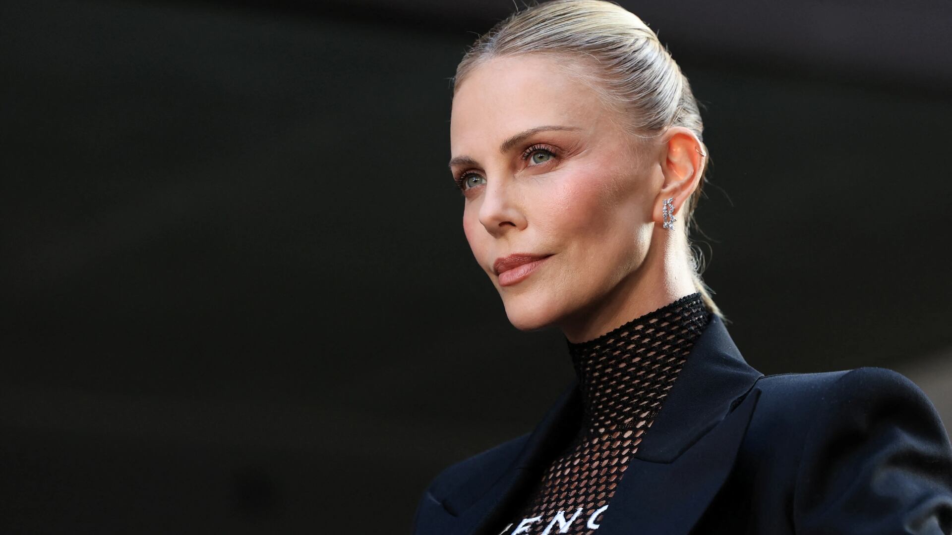 Theron contó que un director intentó sobrepasarse durante una audición y reconoció el peso emocional que le dejó el incidente (Reuters/Mario Anzuoni)