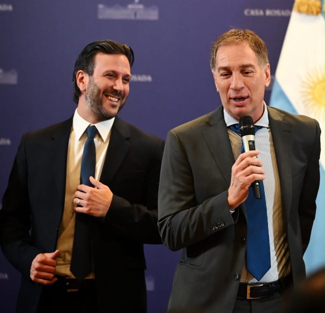 El vicejefe de Gabinete, Ignacio Devitt, junto al jefe de Gabinete, Diego Santilli